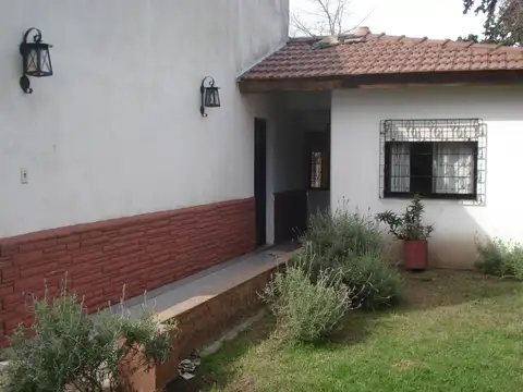 Casa 3 ambientes con 2 baños