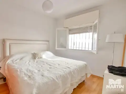 PH en alquiler en Martínez 3 ambientes con patio, cinco cuadras de Av Santa Fe y cerca de la plaza.