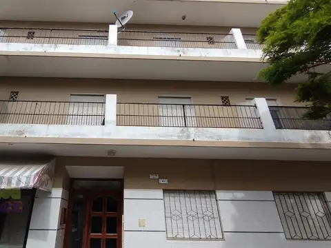 Melon Gil 100, Piso 3