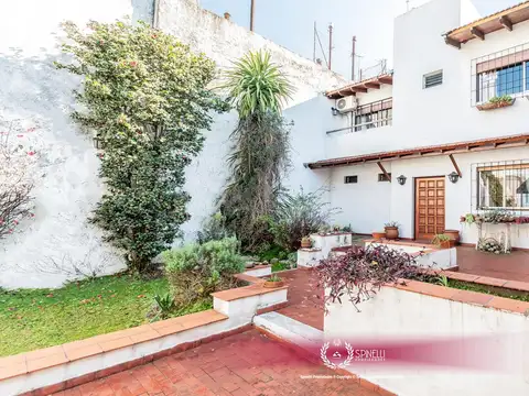 Venta PH tipo casa 4 ambientes jardín 2 patios parrilla 251M² excelente ubicación en San Cristóbal