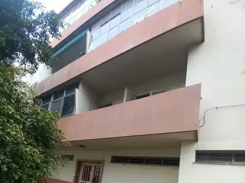 Santos Vega 5900, Piso 1