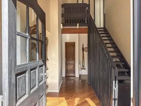 Casa 6 ambientes con 4 baños