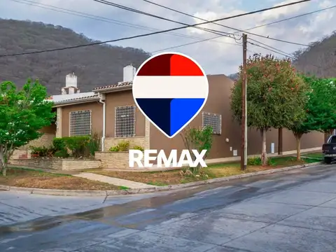 CASA DE 4 DORMITORIOS EN VENTA EN TRES CERRITOS