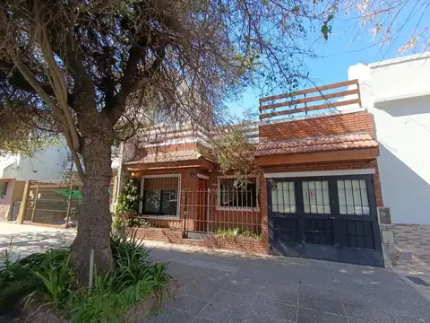 casa de 3 ambientes con cocheray patio