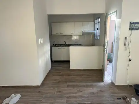 VENTA  DE DUPLEX CON JARDÍN Y COCHERA A ESTREN EN SAN MIGUEL