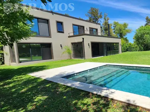 CASA EN ALQUILER SIN MUEBLES. LOTE INTERNO. IMPECABLE.