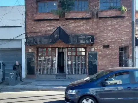 Local 2 plantas 160m2, con Deposito y/o Vivienda, Cocina y 2 baños, Todo rubro