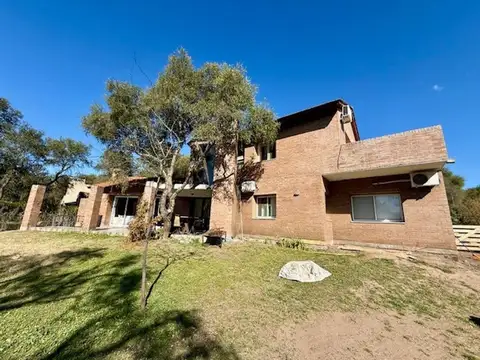 Casa 5 ambientes con 3 baños