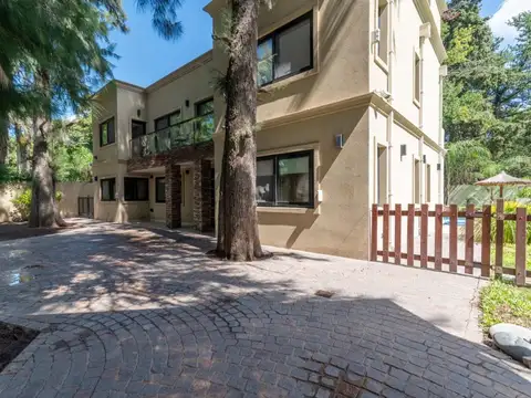 Casa en Venta en Barrio Parque Leloir, USD 800.000