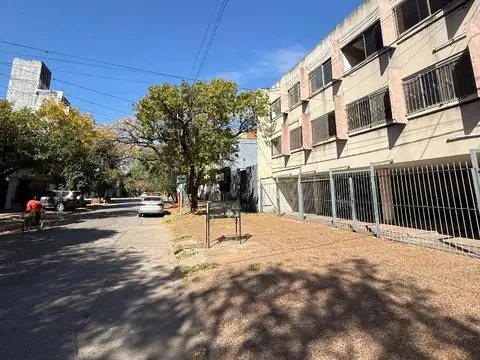Departamento de 1 dormitorio en microcentro con patio