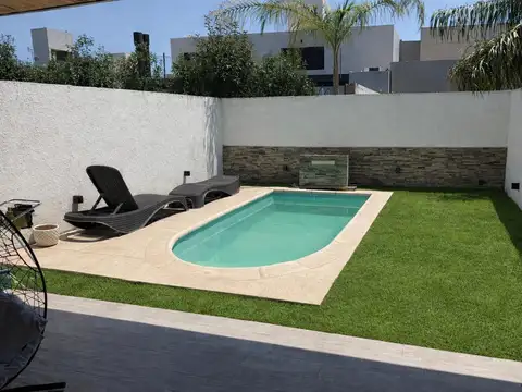 Casa 5 ambientes con 3 baños
