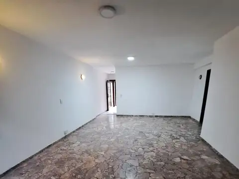 Depto Tipo Casa en Alquiler de 3 ambientes