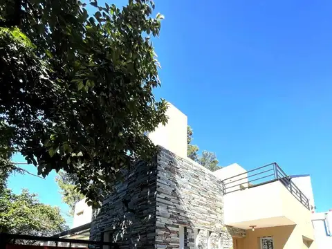 CASA EN VENTA 5 AMB Barrio Cerrado Paso del Rey