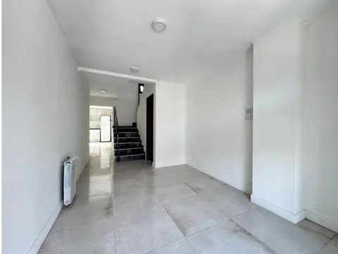 Depto Tipo Casa 4 ambientes con 2 baños