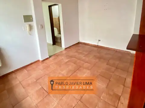 Depto Tipo Casa en Alquiler en Caseros, $ 1.050.000