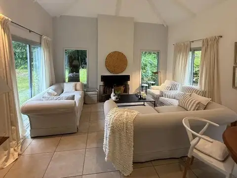Casa en Venta con 1 cochera