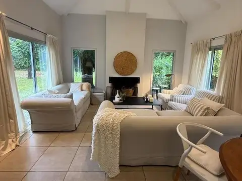 Casa en Venta en Lomas de San Francisco, USD 230.000