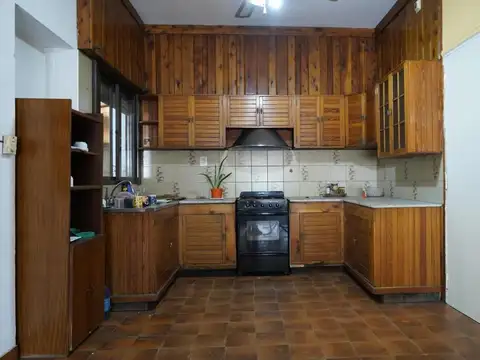 Edificio Comercial en venta - 6 Dormitorios 4 Baños - 479Mts2 - Bahía Blanca
