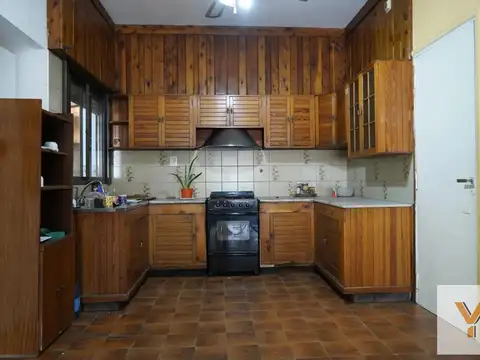 Edificio Comercial en venta - 6 Dormitorios 4 Baños - 479Mts2 - Bahía Blanca