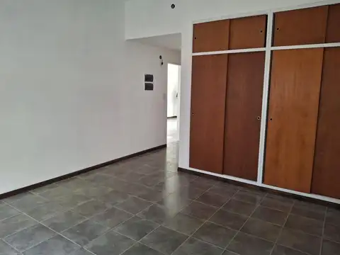 Depto Tipo Casa 5 ambientes con 2 baños