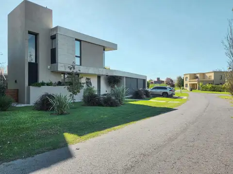Casa en Venta en Ibarlucea, USD 390.000