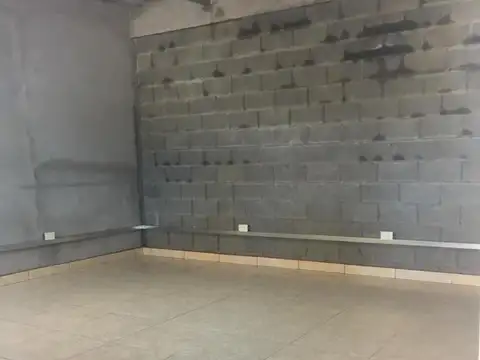 Alquiler de Galpon con Oficinas de 2500 m2 en Villa Rosa