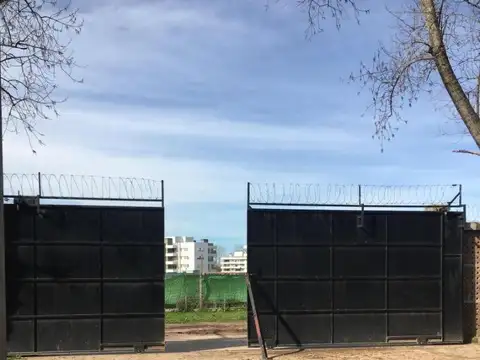 Alquiler de Galpon con Oficinas de 2500 m2 en Villa Rosa