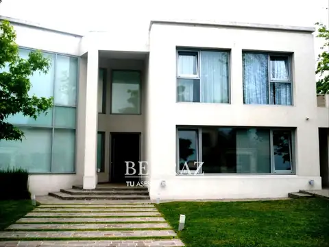 Casa Venta 5 ambientes en La Martinica Pilar lote de 1000 m2