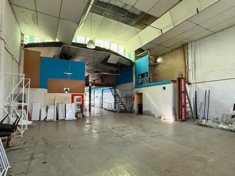 OPENHOUSE alquila amplio local comercial