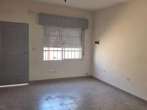 Depto Tipo Casa 2 ambientes con 1 baño