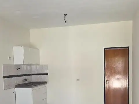 Depto Tipo Casa en Alquiler en Moreno, $ 700.000