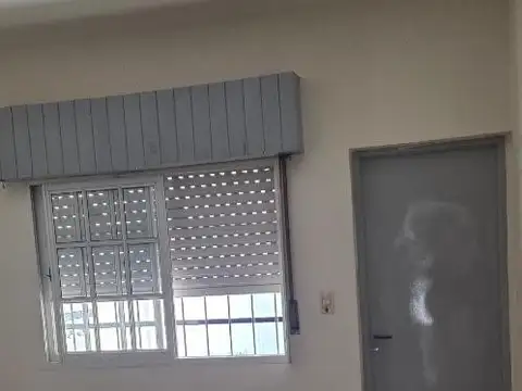 Depto Tipo Casa en Alquiler con 1 cocheras