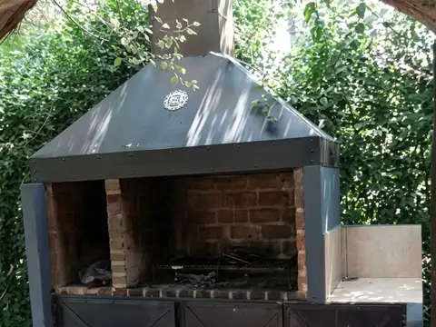 VENTA CASA 3 AMBIENTES GRAL RODRIGUEZ CON PILETA.