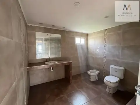 Casa 3 ambientes con 1 baño