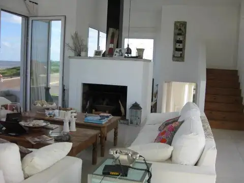 Casa en Alquiler Temporal con 1 cochera