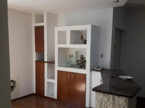 Mena 2700, Piso 2°