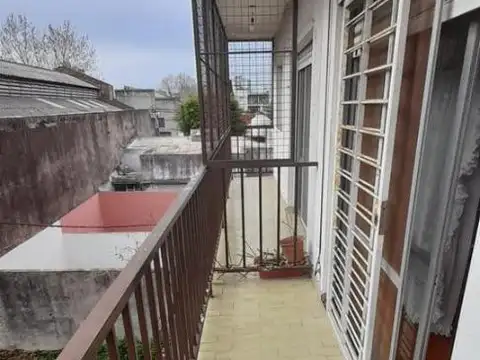 Avenida San Martin 121 , Piso 1
