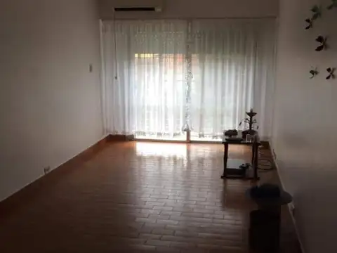 DEPARTAMENTO EN VENTA - BERNAL OESTE
