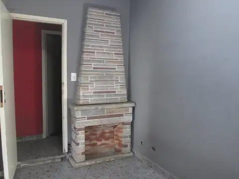 PISO UNICO 4 AMB. + DEP. SERV.  TZA.(Falta pintura)