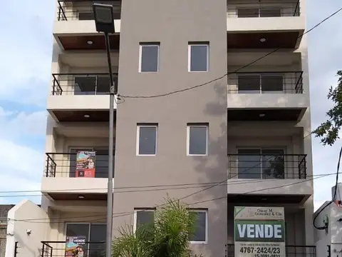 Solis 2900, Piso 1