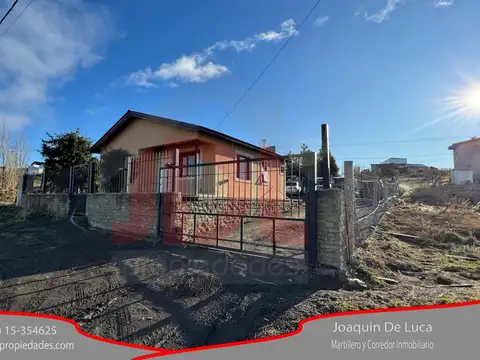 Casa en Venta con 2 cocheras