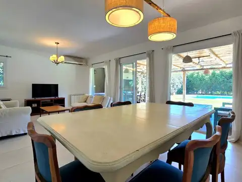 VENTA DE CASA 4 AMBIENTES EN LA EMILIA PILAR