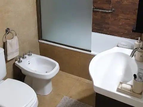 Departamento en Alquiler en Lomas del Mirador, $ 450.000