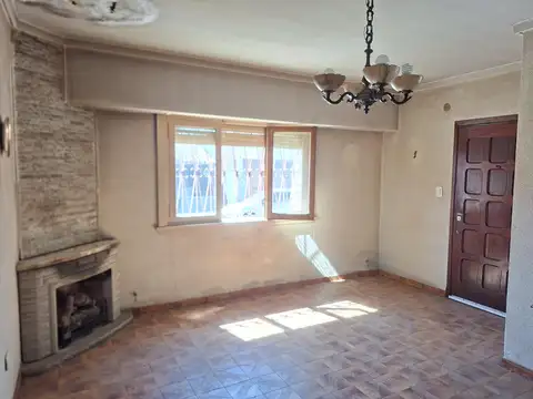 Casa 3 ambientes con 1 baño