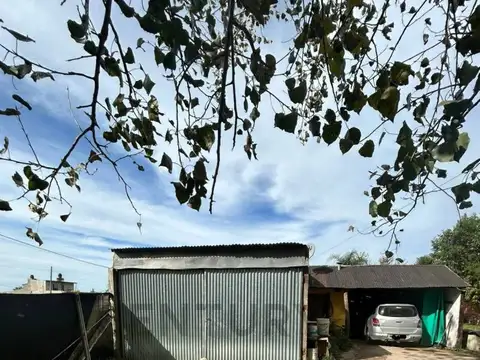 Venta de Casa a reciclar en Barrio Santa Susana-Alvear