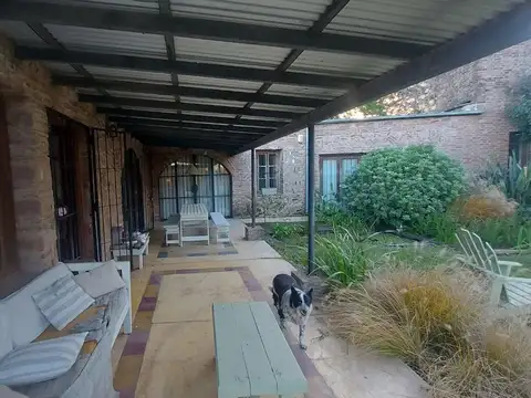 CASA EN VENTA EN ARRECIFES CON PILETA