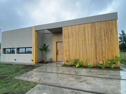 Moderna casa de diseño en Los Cardales en alquiler