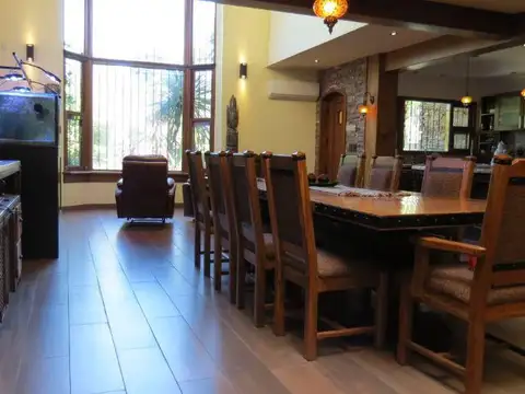 Casa en Venta en Berazategui, USD 390.000