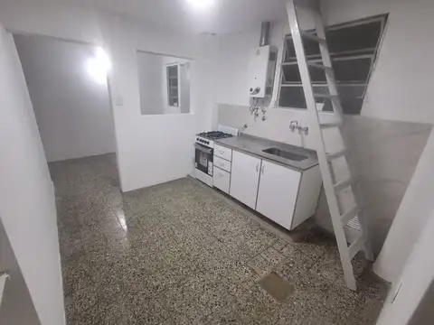 DEPTO. 2 AMBIENTES Y MEDIOS A MTS. DE LOPE DE VEGA -  PLANTA BAJA