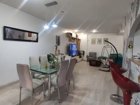 Depto Tipo Casa en Venta de 4 ambientes